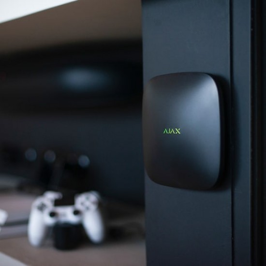 Ajax Hub Plus, centralna enota